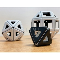 http://old.klimesovahracky.cz/40312-thickbox/magneticky-cerno-bily-polydron.jpg